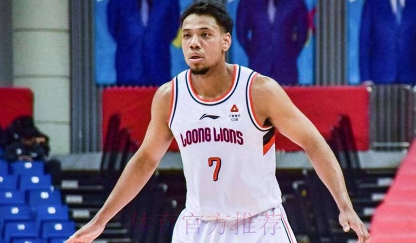 祝铭震全场出战14分钟，7中3得到9分1板1助攻